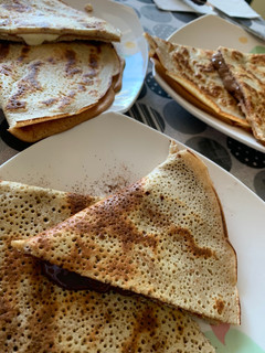 Una foto de Crepes de avena, tres chocolates🍫🍫🍫