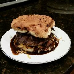 A picture of Brad's messy burger.