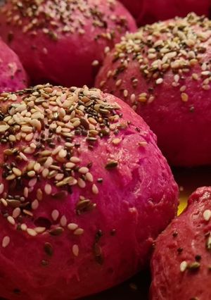 Una foto de Pan de remolacha para hamburguesa 🍔