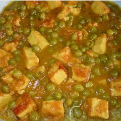 A picture of Matar paneer.