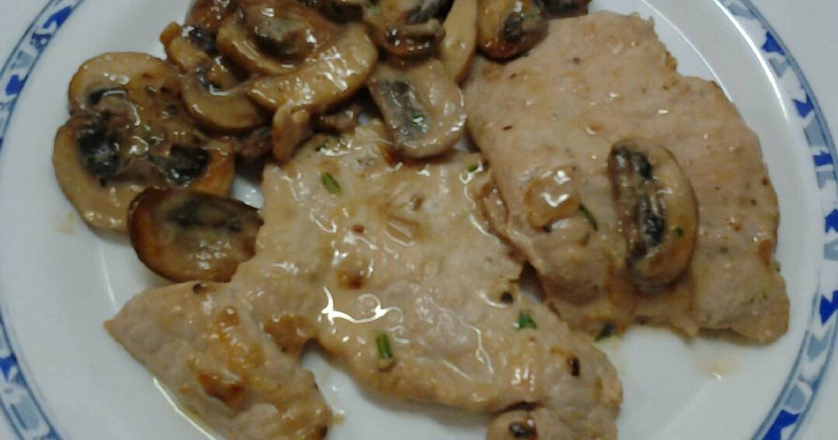 Filete de lomo de cerdo con salsa de champiñones portobello Receta de  Carmem- Cookpad