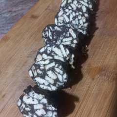 A picture of Salchichón de chocolate 🍫.
