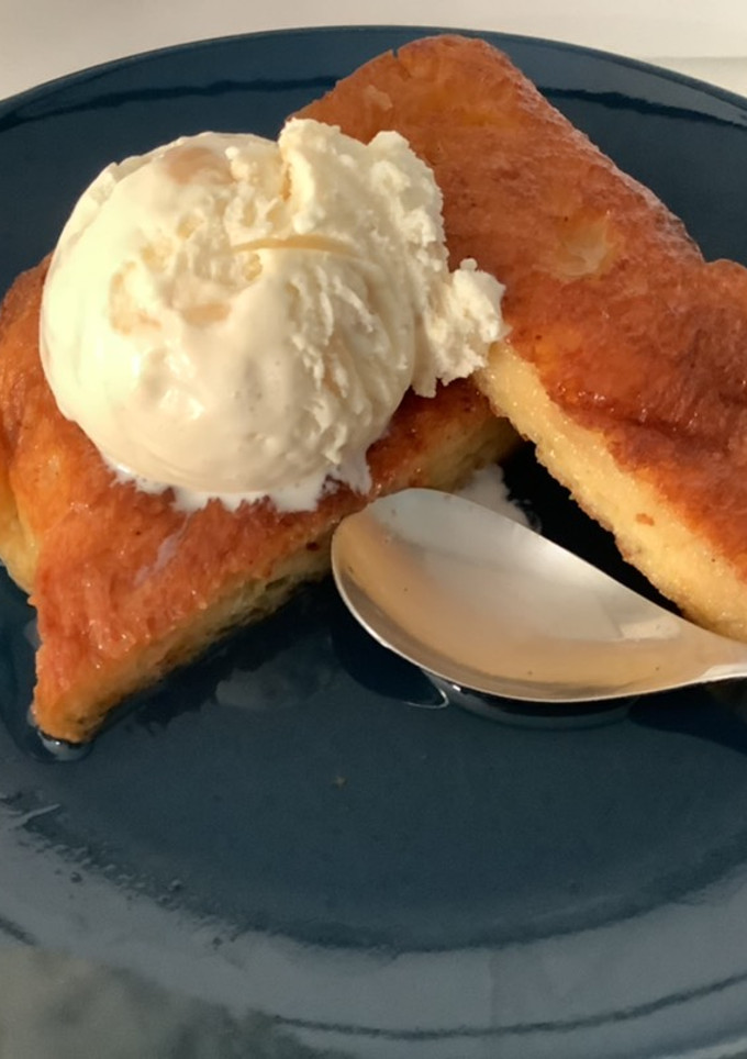 Una foto de Torrija de leche en almíbar