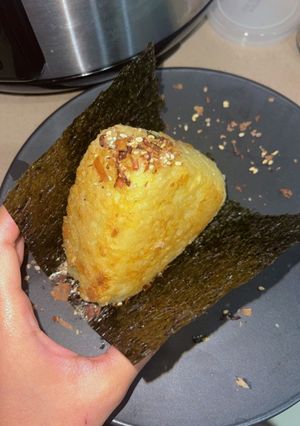 A picture of 🍙Fried Golden Onigiri🍙.