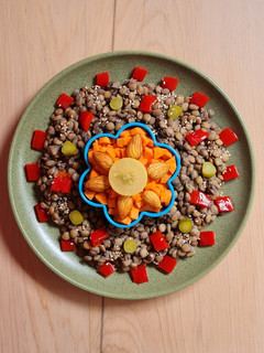 Una foto de Ensalada de lentejas vegetariana 🥗