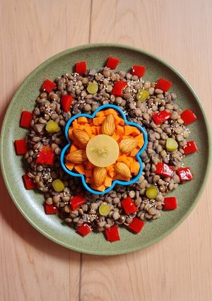 Una foto de Ensalada de lentejas vegetariana 🥗