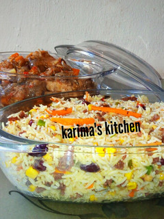A picture of Minced meat fried rice and chicken.