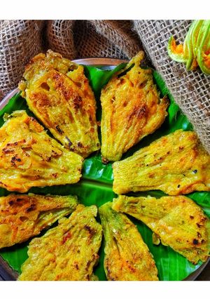 A picture of Pumpkin flower fritters.