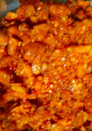 ओल्या हळदीचे लोणचे (olya haldiche lonche recipe in marathi) रेसिपी चे मुख्य फोटो