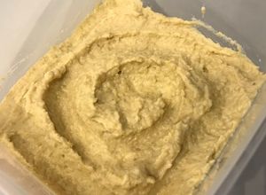 Una foto de Hummus FÁCIL (dip de garbanzos)