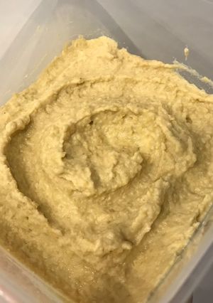 Una foto de Hummus FÁCIL (dip de garbanzos)