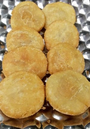 A picture of Khasta Kachori.