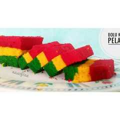 รูปของ Bolu kukus pelangi (rainbow cake)
