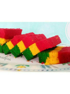 Foto resep Bolu kukus pelangi (rainbow cake)