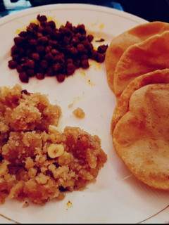 हलवा पूरी चना (halwa poori chana recipe in Hindi) रेसिपी मुख्य फोटो