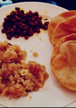 हलवा पूरी चना (halwa poori chana recipe in Hindi) रेसिपी मुख्य फोटो