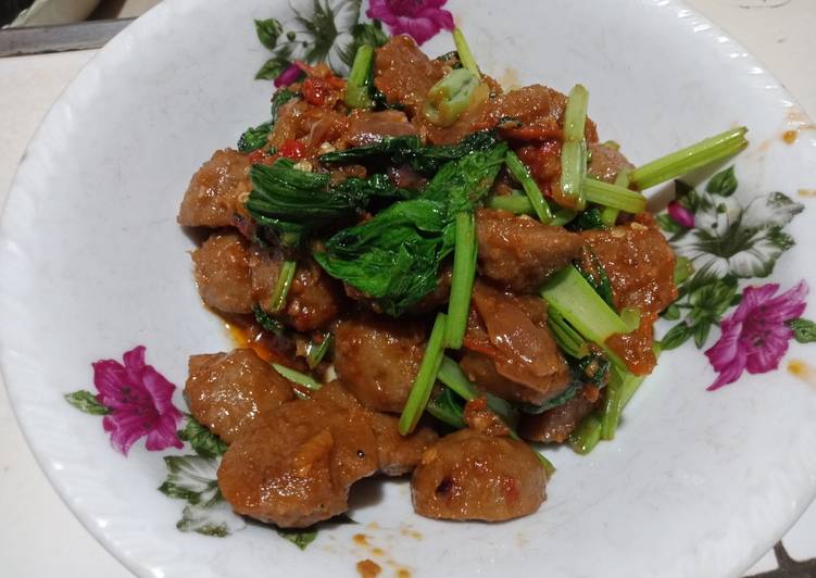 Langkah Membuat Oseng bakso sawi, Lezat Sekali