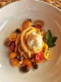 Linguine con pomodorini colorati saltati in padella 🌷