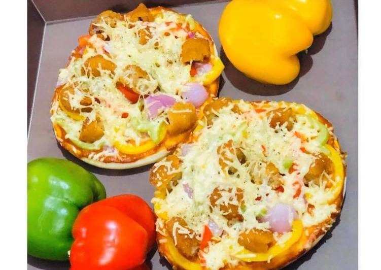 Step-by-Step Guide to Prepare Favorite Chicken Bell pepper pizza 🍕