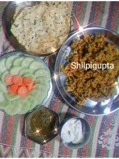 उड़द दाल खिचड़ी (urad dal khichdi recipe in Hindi) रेसिपी मुख्य फोटो