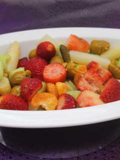 Una foto de Ensalada de fresones, mandarinas y apio