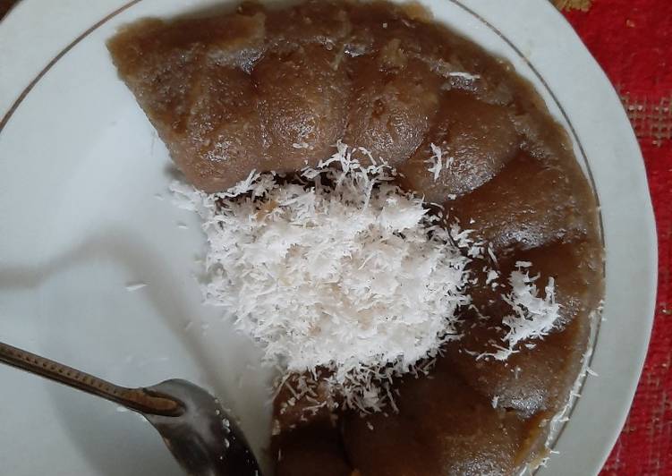 Singkong tumbuk khas banjar (putu) ala mahar