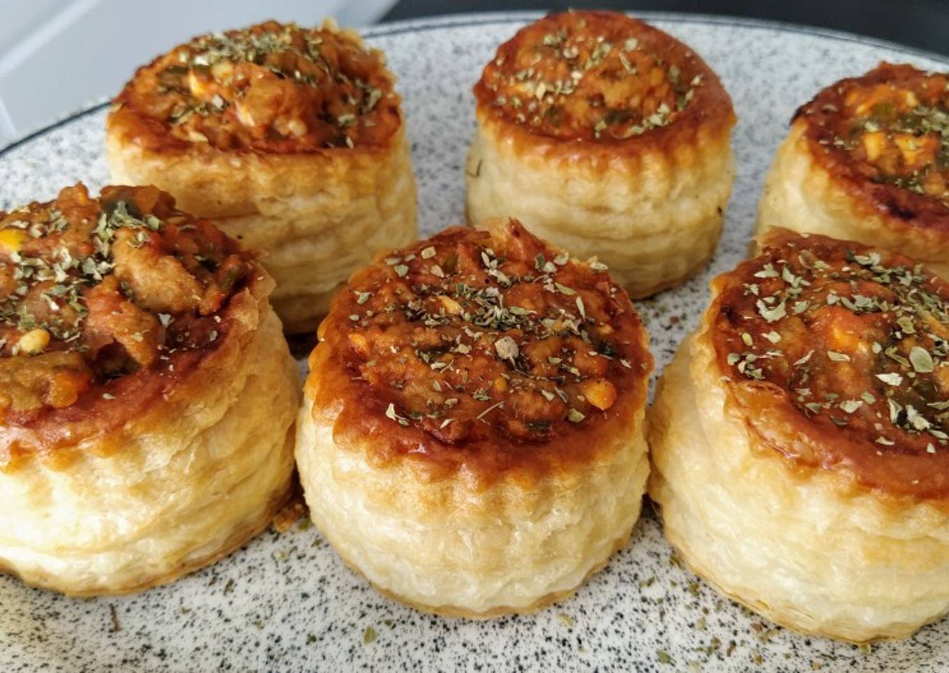 Vol-au-vent rellenos de carne picada