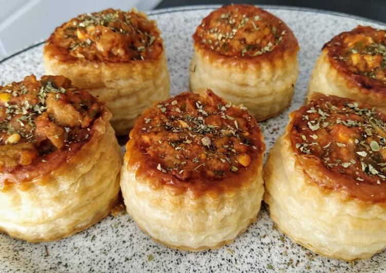 Vol-au-vent rellenos de carne picada