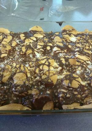 A picture of Super simple s'mores cake.