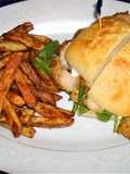 SÁNDWICH DE POLLO CON ESPECIAS CAJUN EN PAN CHAPATA.JON STYLE