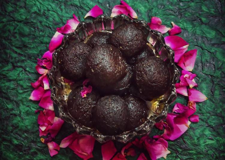 How to Make Homemade Chocolatey Gulab Jamun