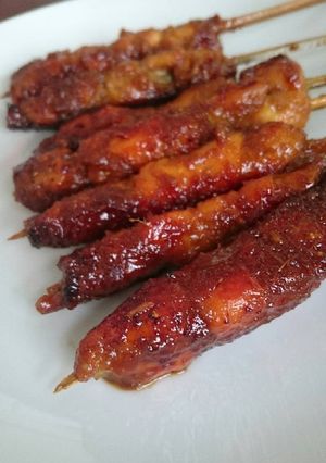 Hình của món Sate xâu gà nướng đặc sản Indonesia.