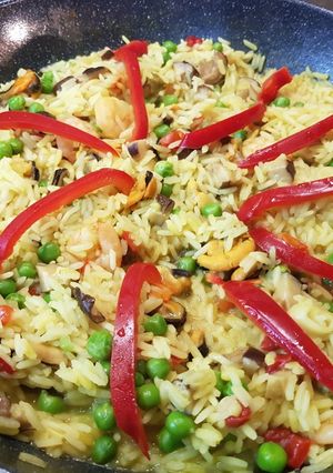 Una foto de Paella de Mariscos y Hongos Shiitake
