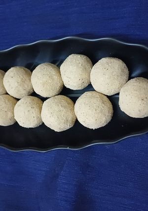 A picture of Sattu Makhana laddu.