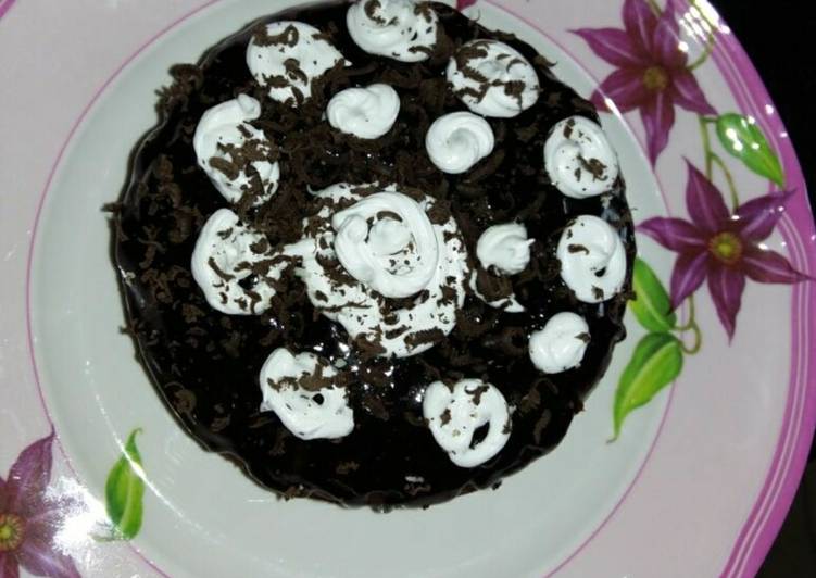 Eggless chocolate cake