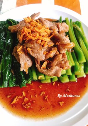 รูปของ หมูกระเทียม คะน้ามันหอย