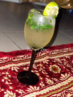 A picture of Mint lemonade.