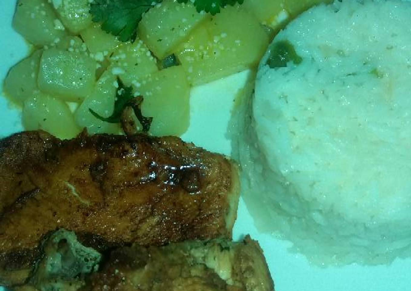 Papas en mantequilla con Arroz blanco y pollo teriyaki
