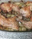 Contramuslos de pollo al horno con alcachofas, patatas y champis