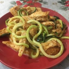 A picture of Red pesto chicken courgetti.