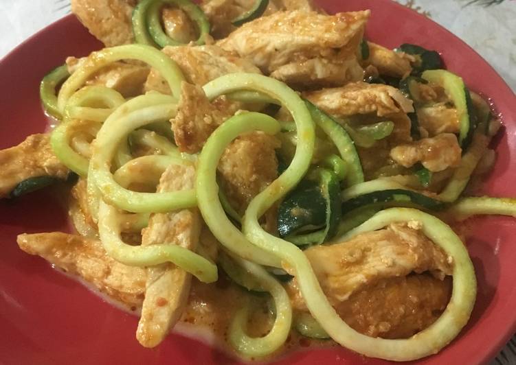 Steps to Prepare Homemade Red pesto chicken courgetti