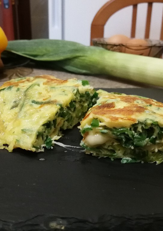 Una foto de Tortilla francesa con puerro