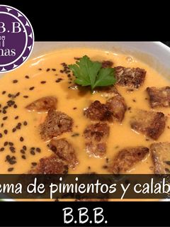Una foto de Crema de pimientos y calabaza
