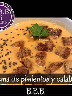 Una foto de Crema de pimientos y calabaza