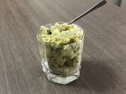Una foto de helado de kiwi y plátano