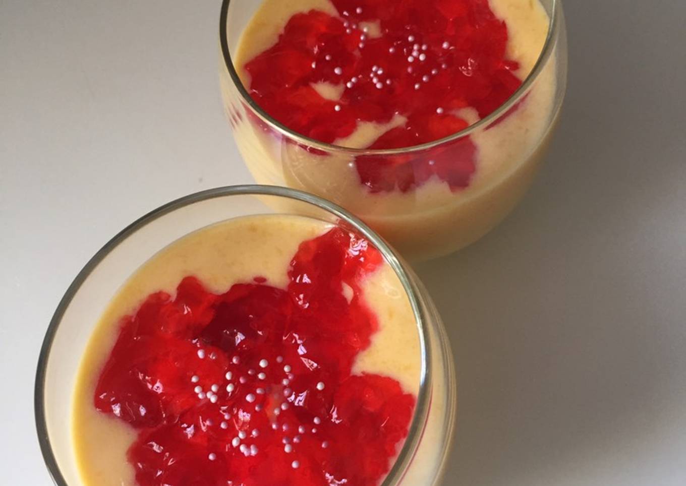 Mango jelly milkshake