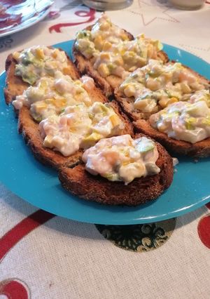 Foto principal de 268. Montadito de ensalada de salmón marinado