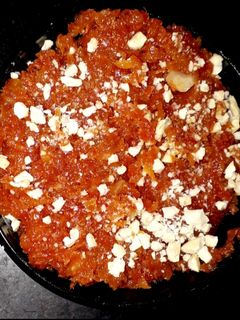 गाजर का हलवा (Gajar ka Halwa recipe in Hindi) रेसिपी मुख्य फोटो