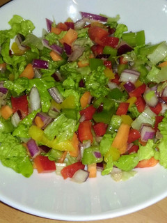 Una foto de Ensalada multicolor