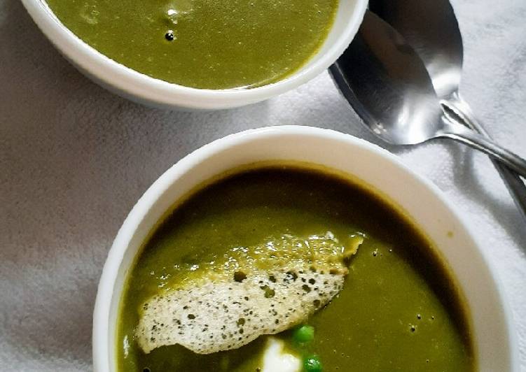 Recipe of Quick Green Pea-Spinach Soup